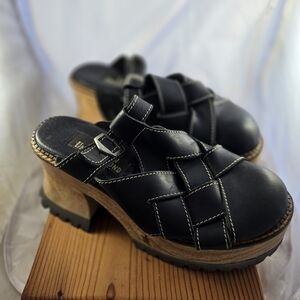 London Underground Black Leather Mules with Wooden Sole